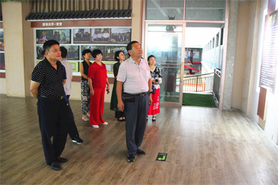 公共關(guān)系協(xié)會(huì)藝術(shù)家參觀正信味業(yè)